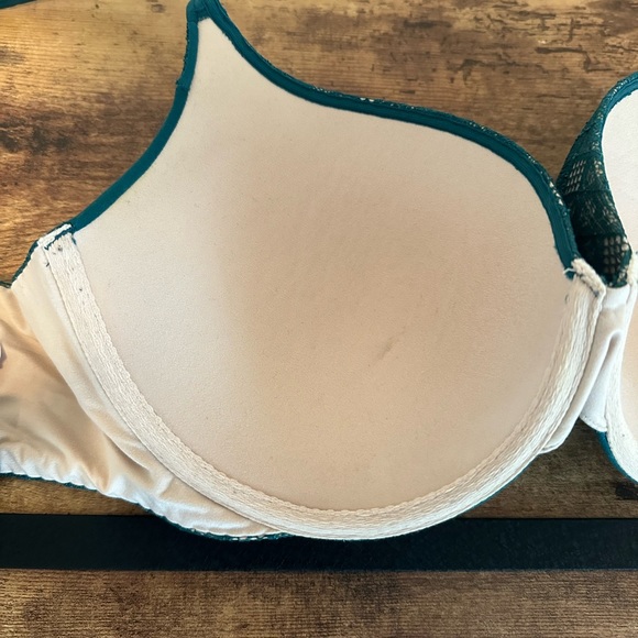 Victoria’s Secret Bra - Picture 8 of 11